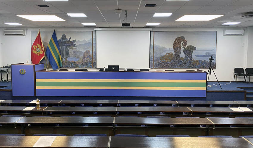 sala so prazna